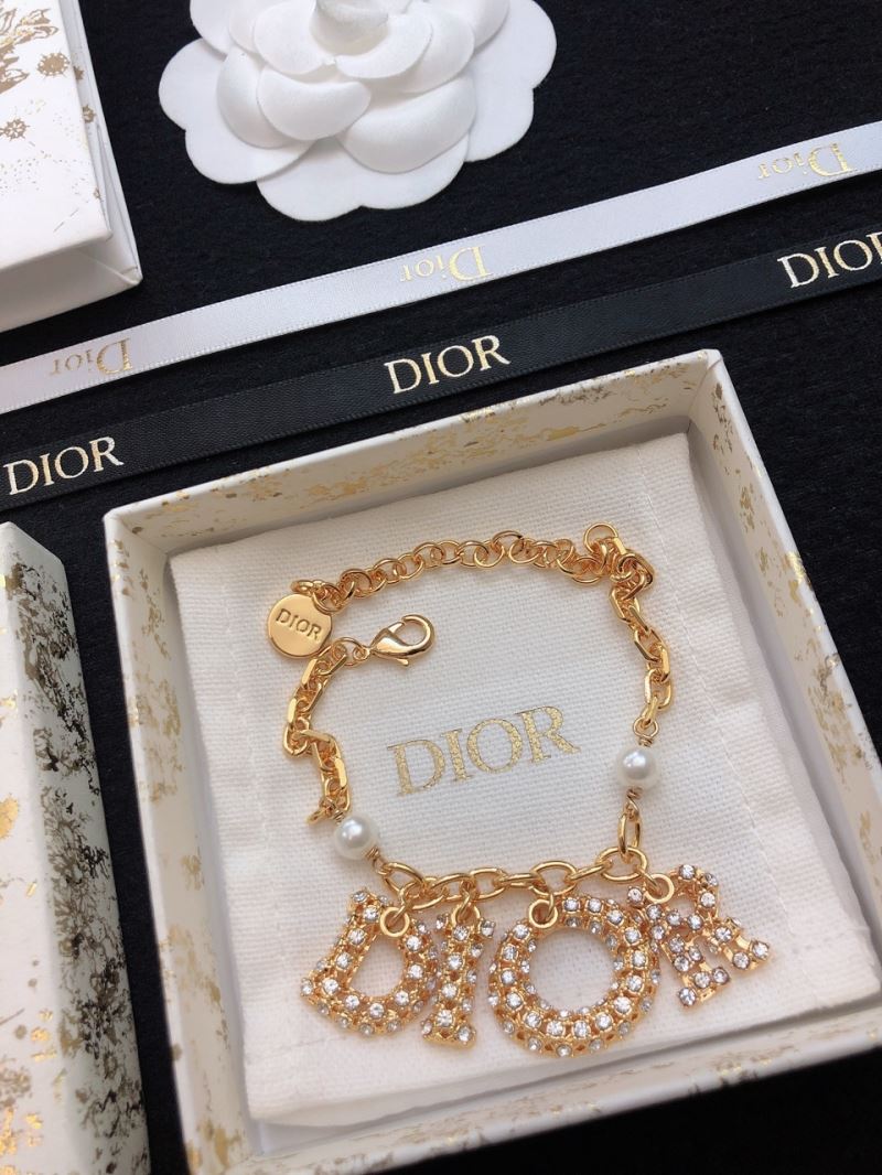 chr1st1an D10r bracelets